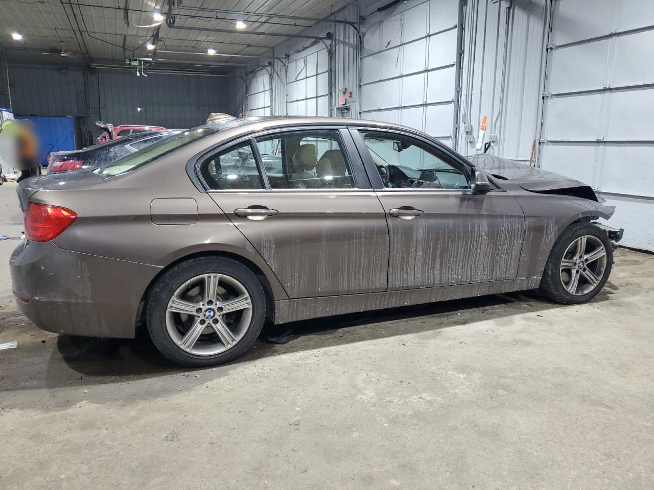 2014 BMW 320 I xDrive - Фото 3