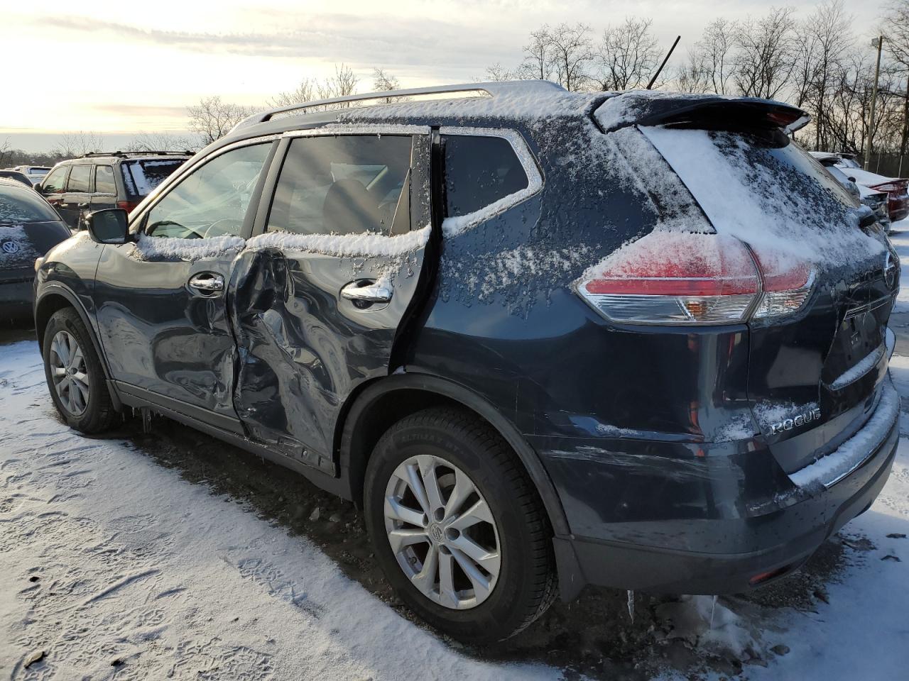 2015 Nissan Rogue S - Фото 2