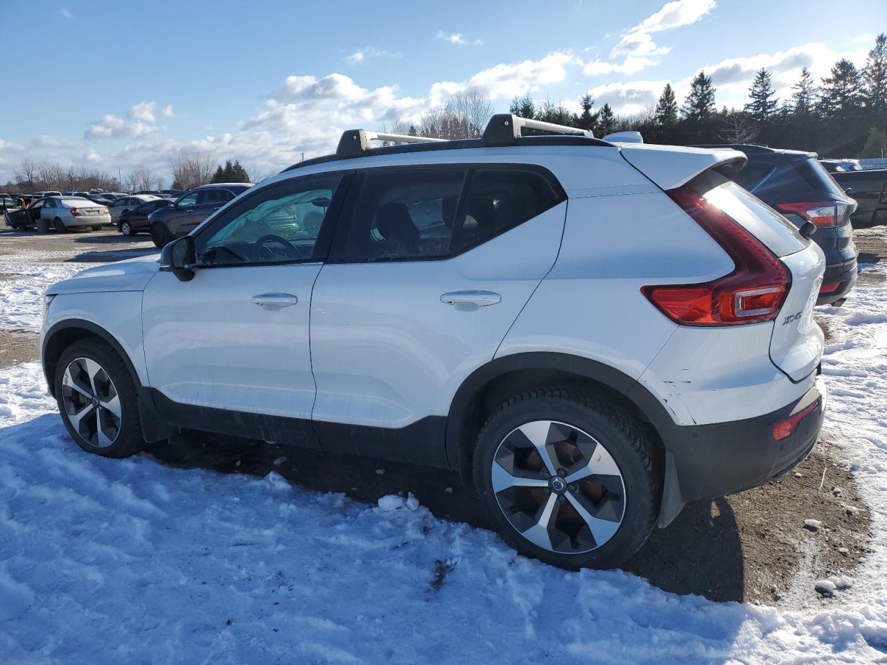 2023 Volvo Xc40 Ultimate - Фото 2
