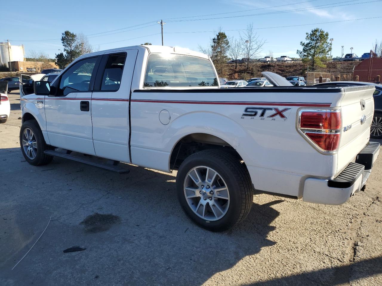 2014 Ford F150 Super Cab - Image 2