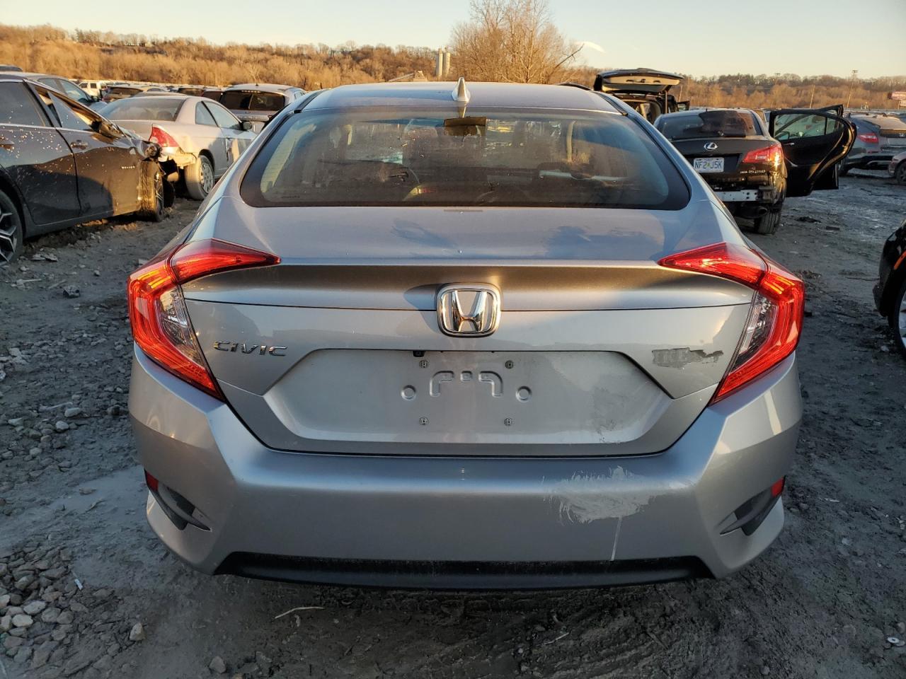 2018 Honda Civic Ex - Image 6