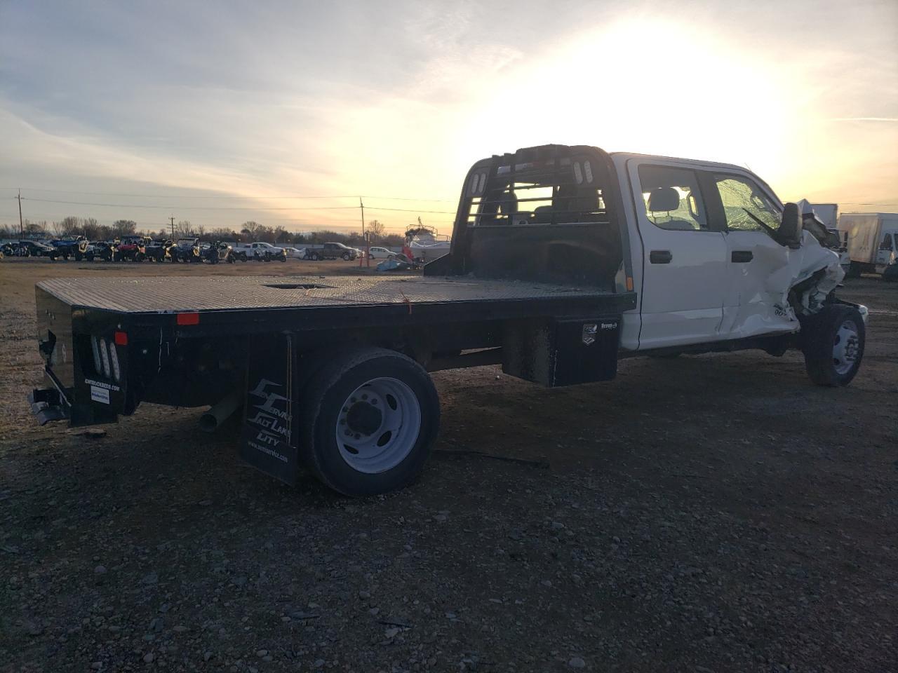 2021 Ford F550 Super - Фото 3