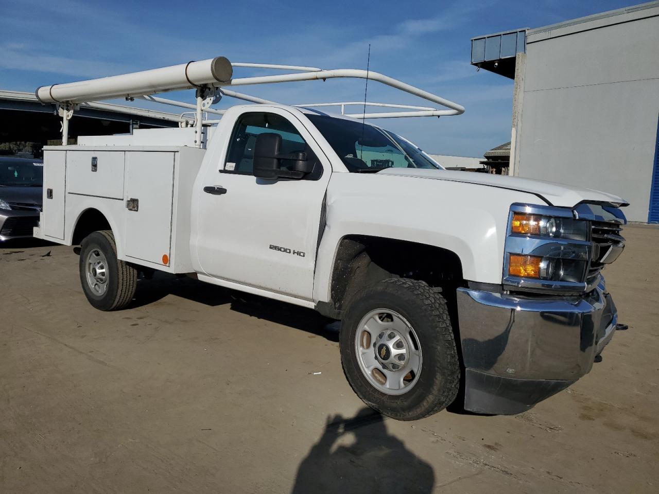 2016 Chevrolet Silverado C2500 Heavy Duty - Фото 4
