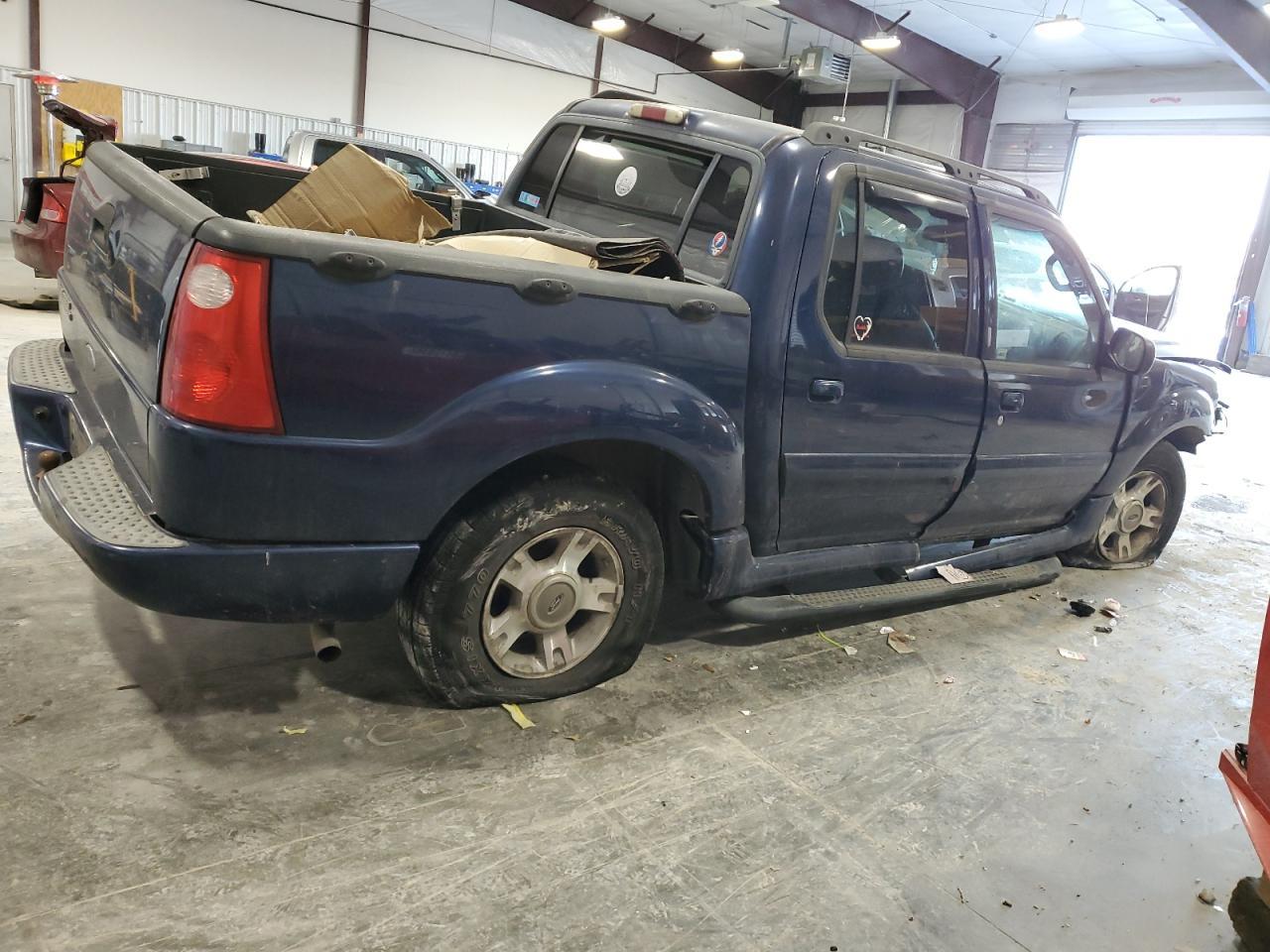 2004 Ford Explorer - Фото 3