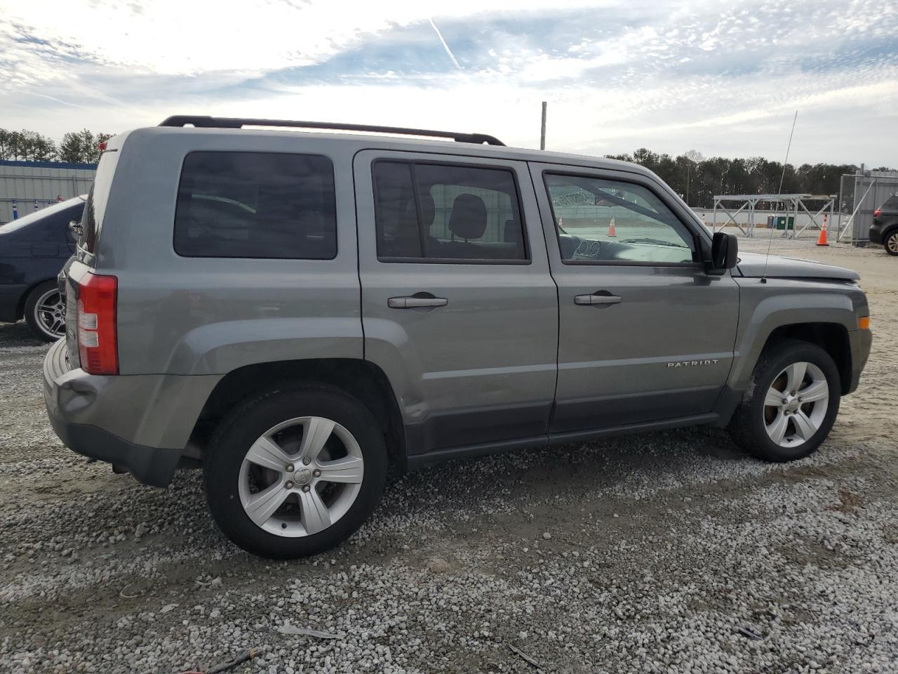 2014 Jeep Patriot Latitude - Фото 3