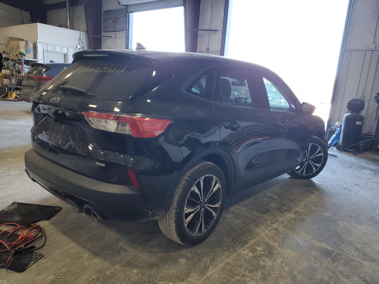 2022 Ford Escape Se - Image 3