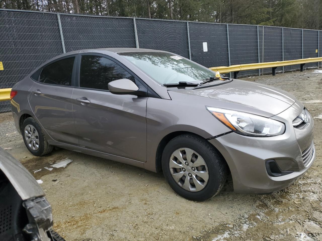 2017 Hyundai Accent Se - Фото 4