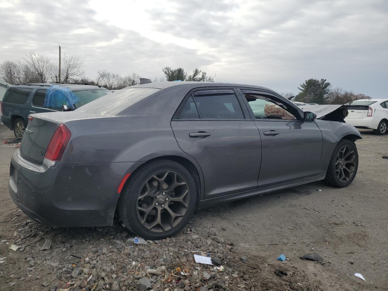 2017 Chrysler 300 S - Фото 3
