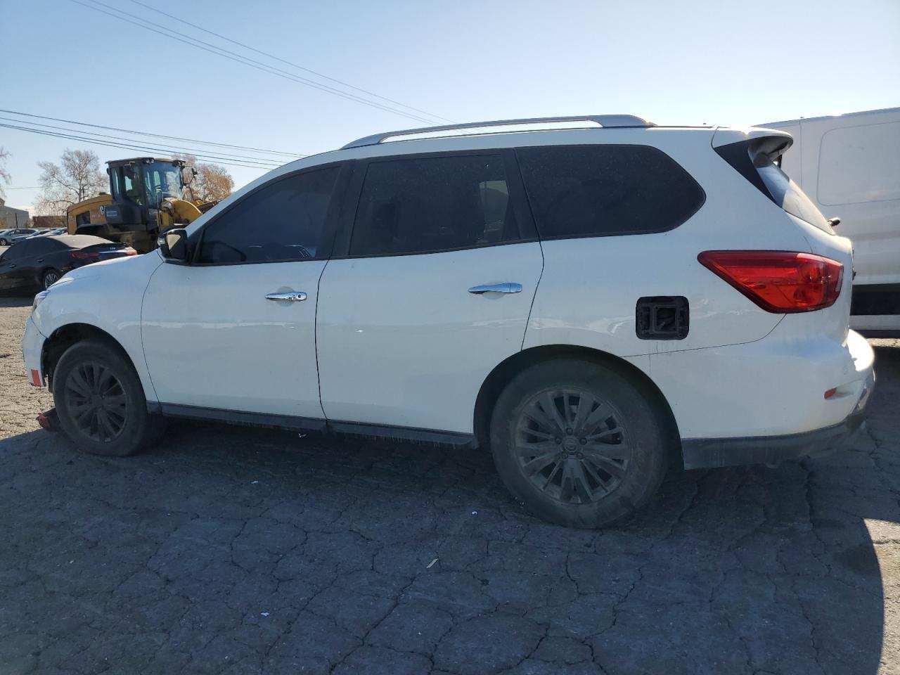 2017 Nissan Pathfinder S - Image 2