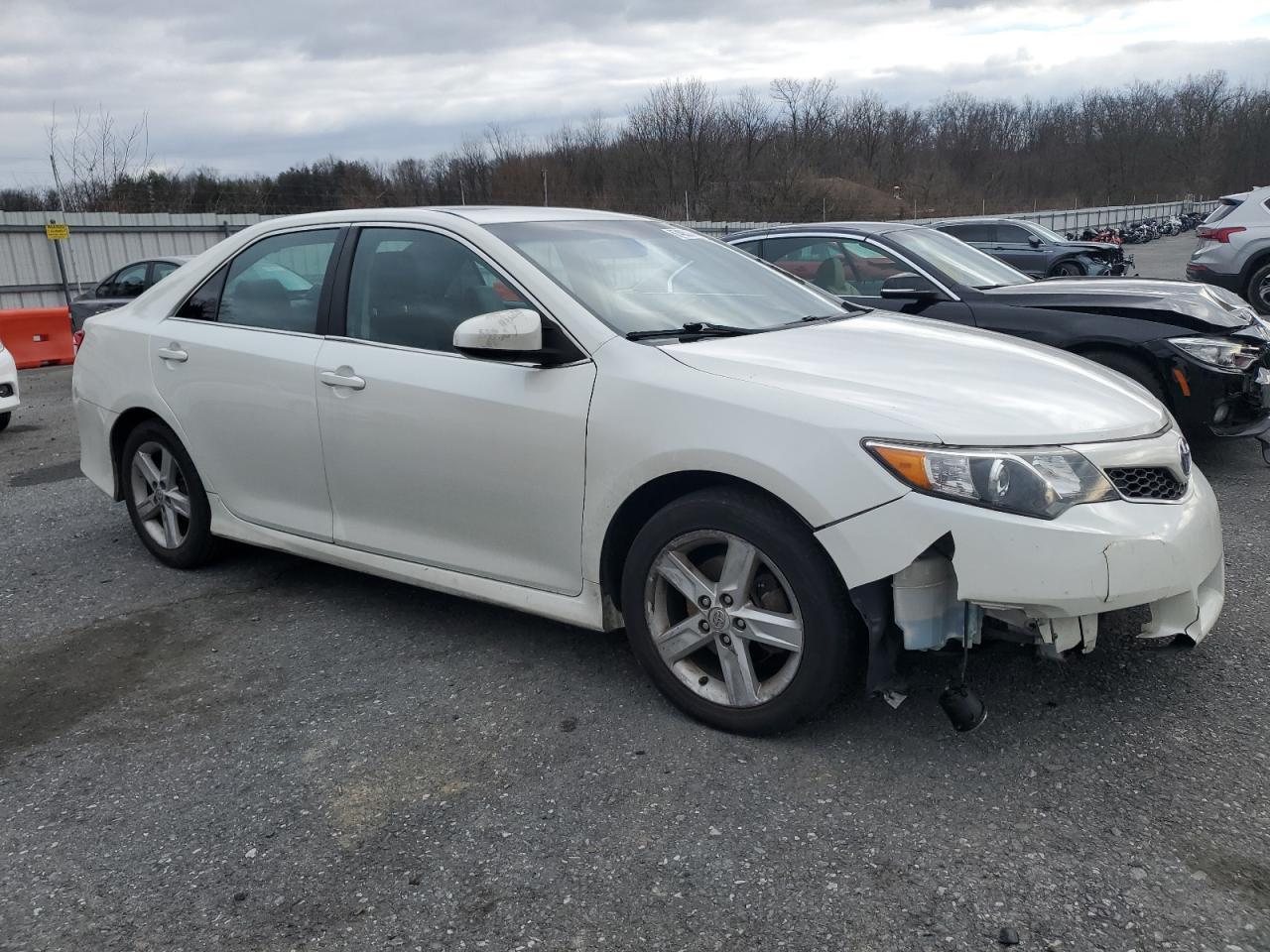 2014 Toyota Camry L - Фото 4