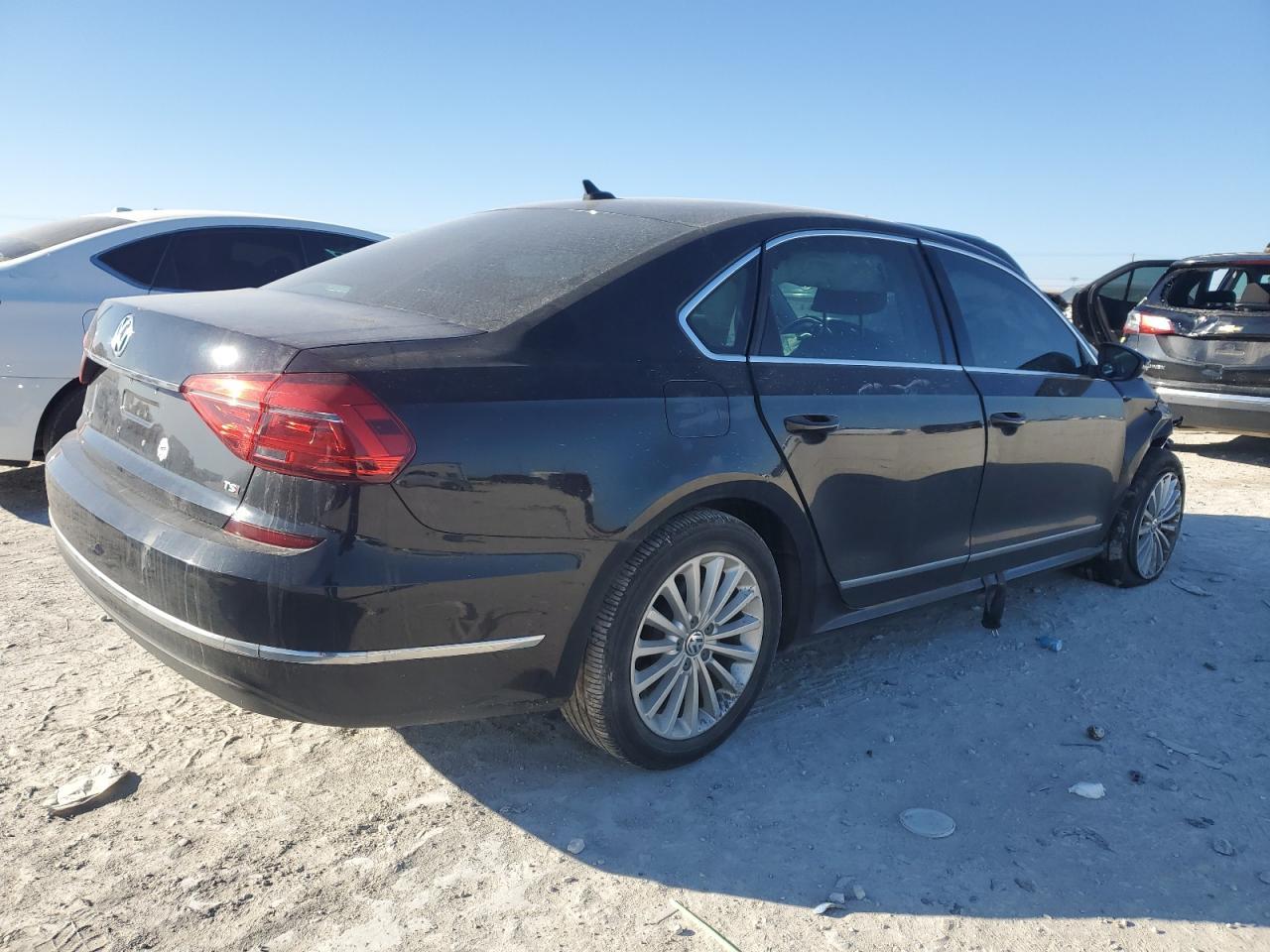 2016 Volkswagen Passat Se - Фото 3