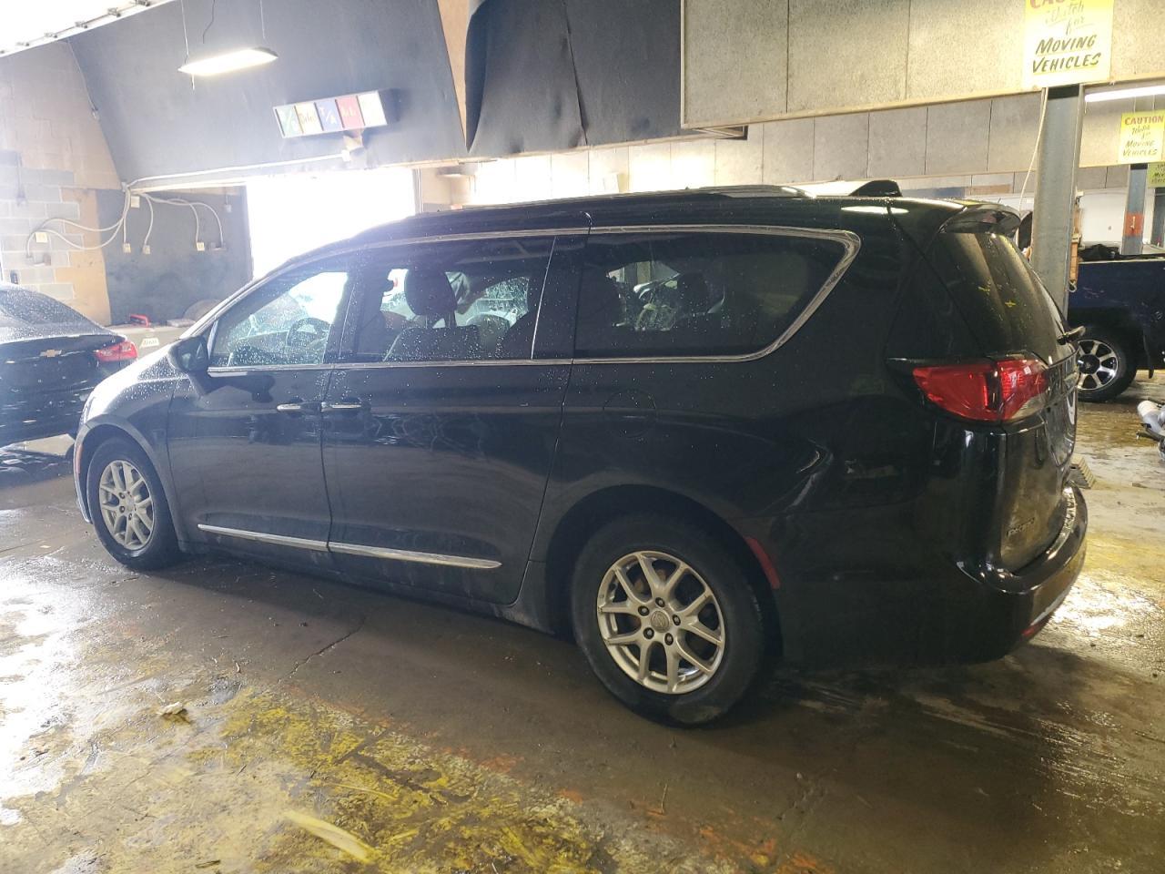 2020 Chrysler Pacifica Touring L - Image 2