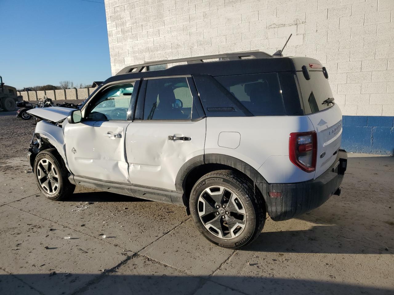 2023 Ford Bronco Sport Outer Banks - Image 2