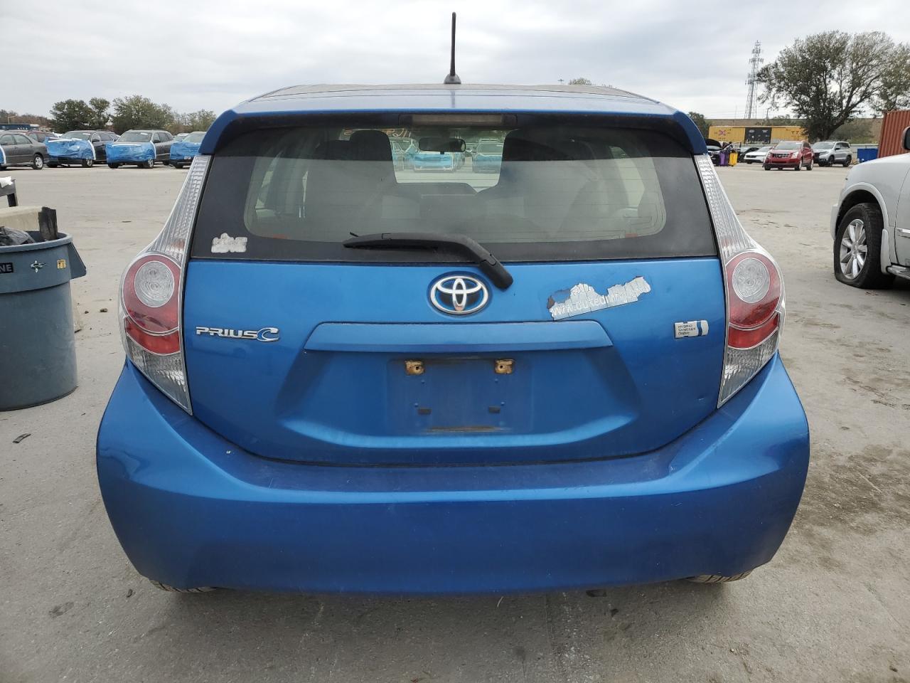 2013 Toyota Prius C - Image 6