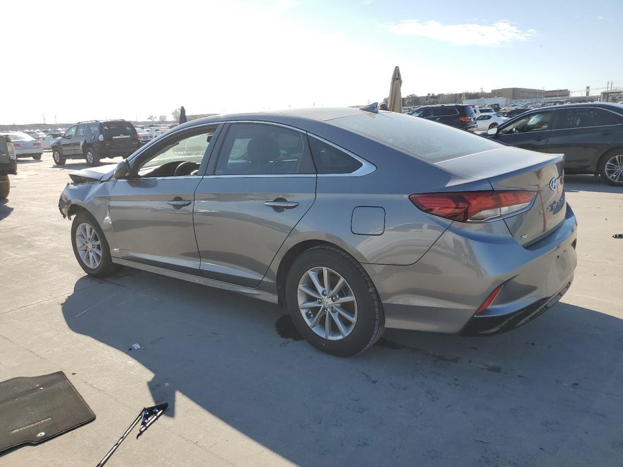 2018 Hyundai Sonata Se - Image 2