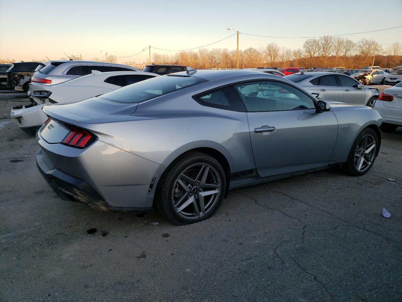 2024 Ford Mustang Gt - Фото 3
