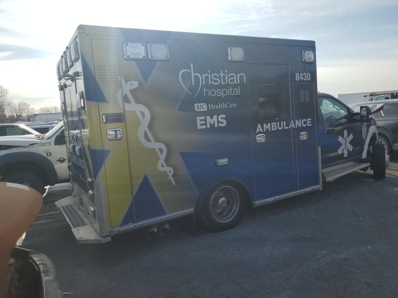 2017 Ford F450 Super Duty - Фото 3