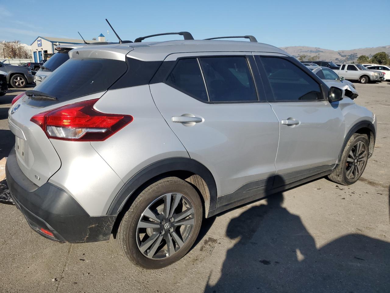 2019 Nissan Kicks Sv - Image 3