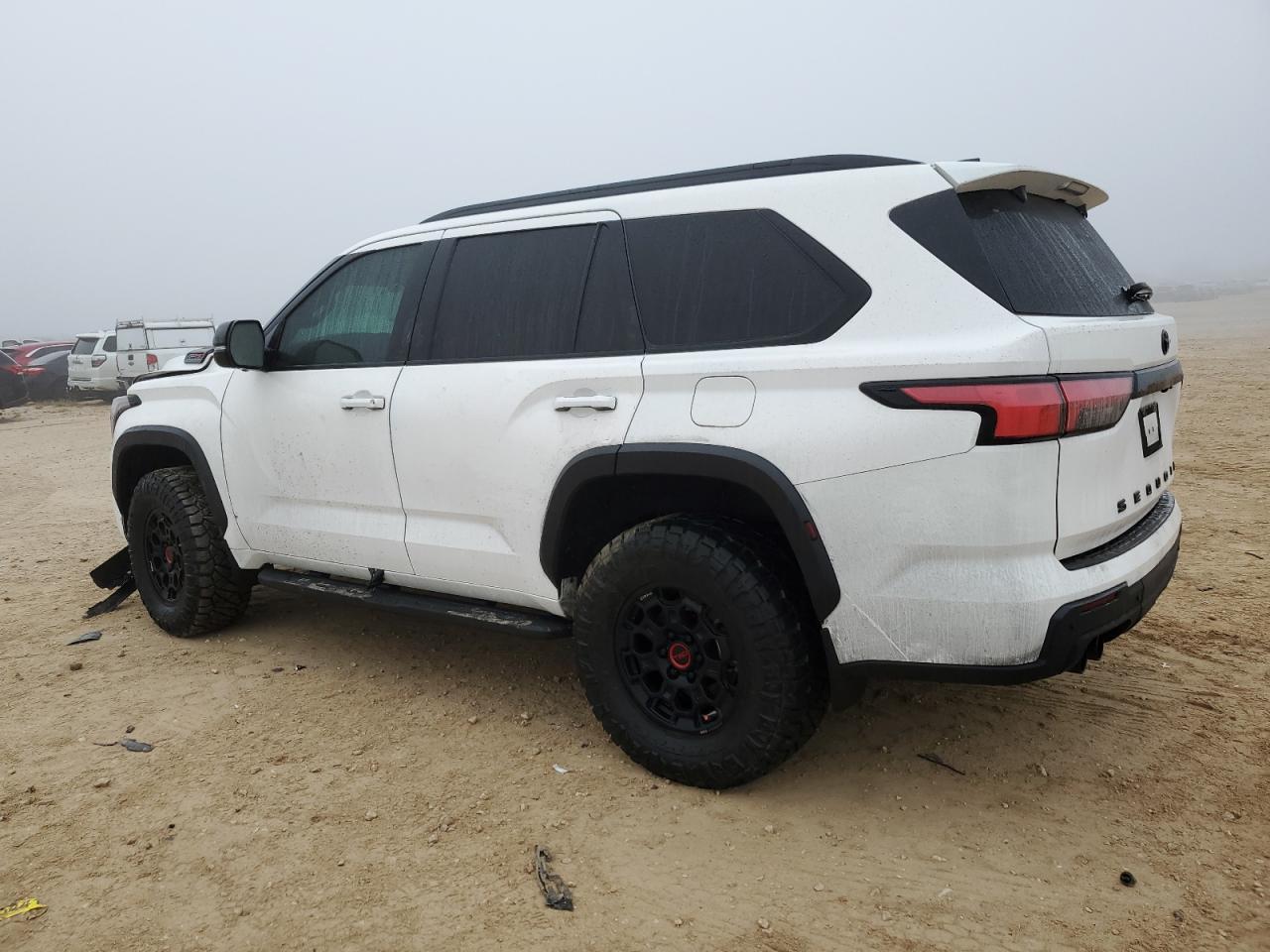 2023 Toyota Sequoia Sr5 - Фото 2