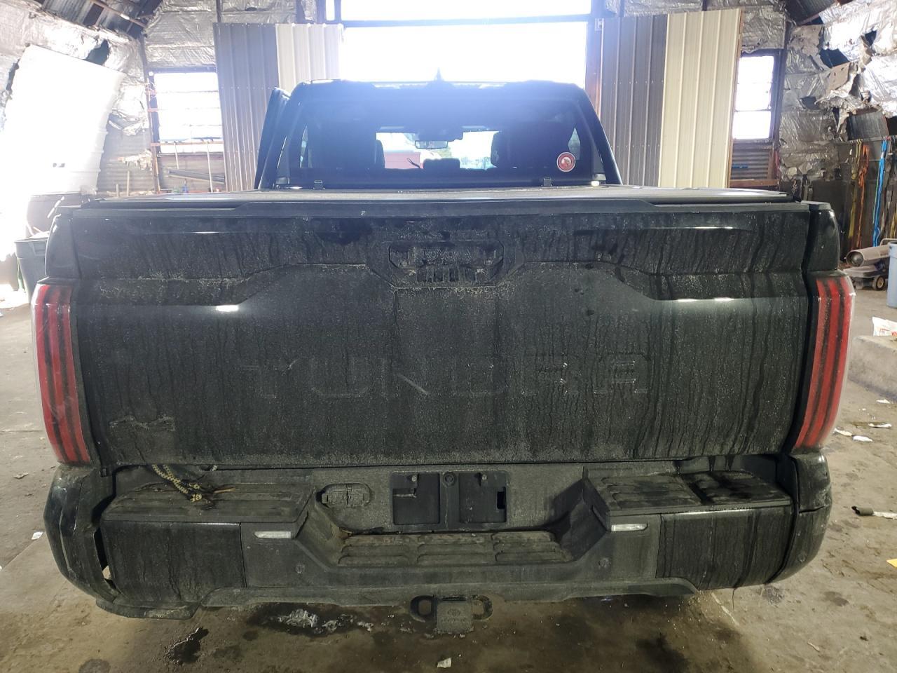 2023 Toyota Tundra Crewmax Platinum - Image 6