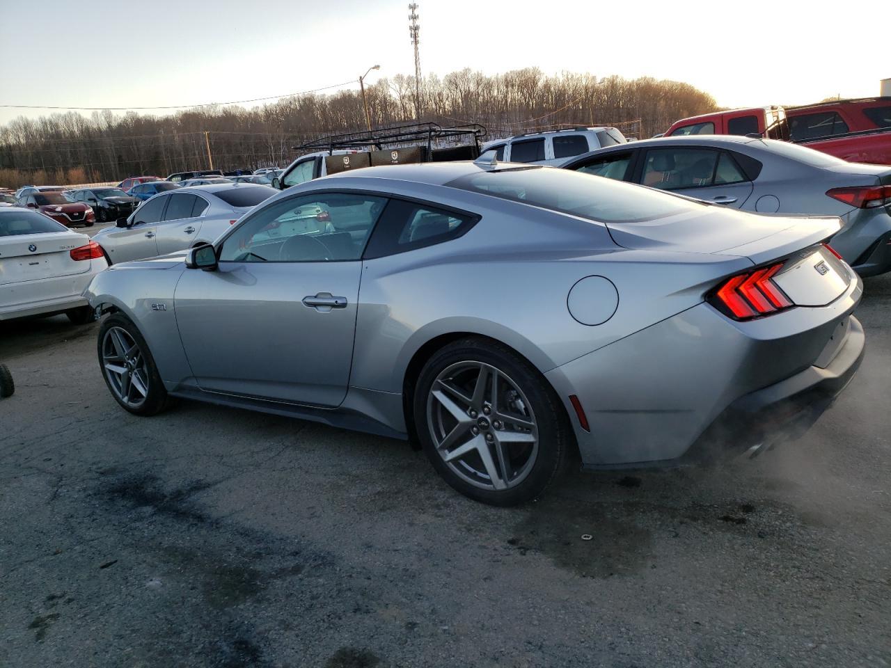 2024 Ford Mustang Gt - Фото 2