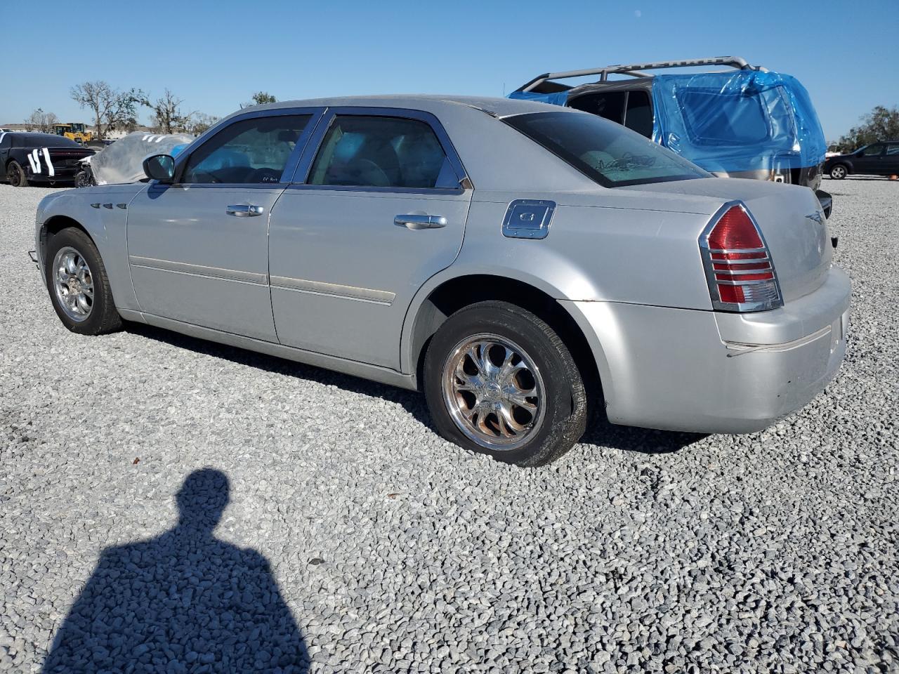 2005 Chrysler 300 - Image 2