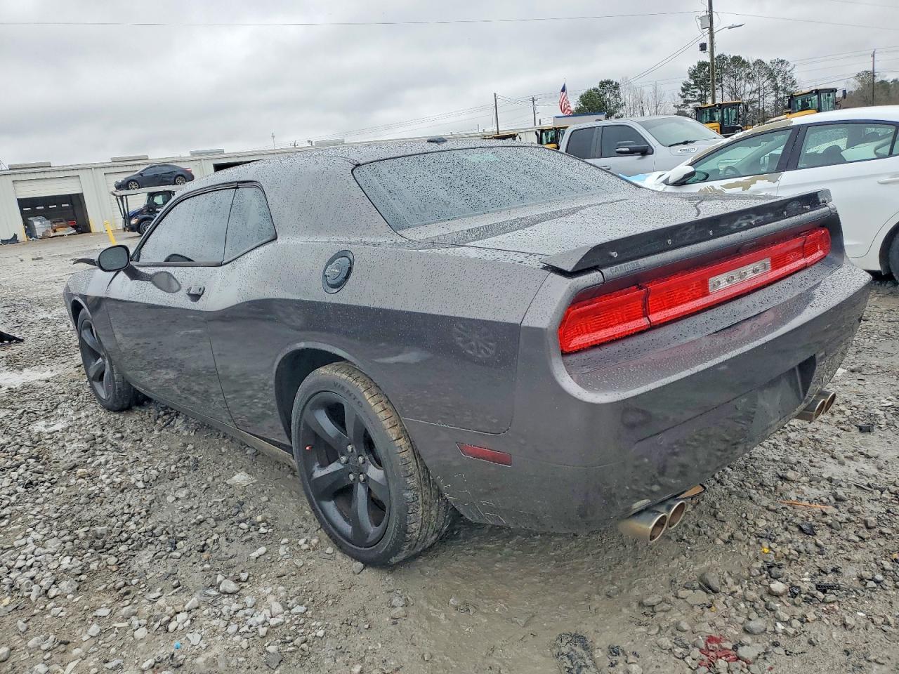 2013 Dodge Challenger Sxt - Image 2