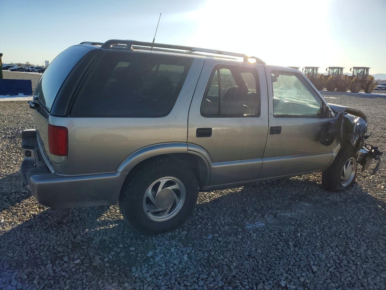 2000 Chevrolet Blazer - Image 3