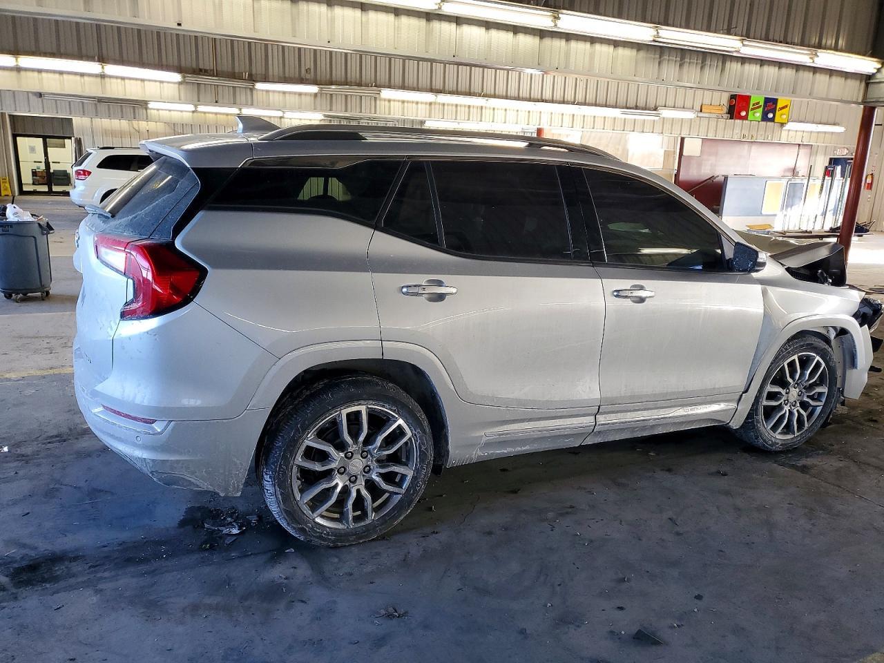 2022 GMC Terrain Denali - Image 3