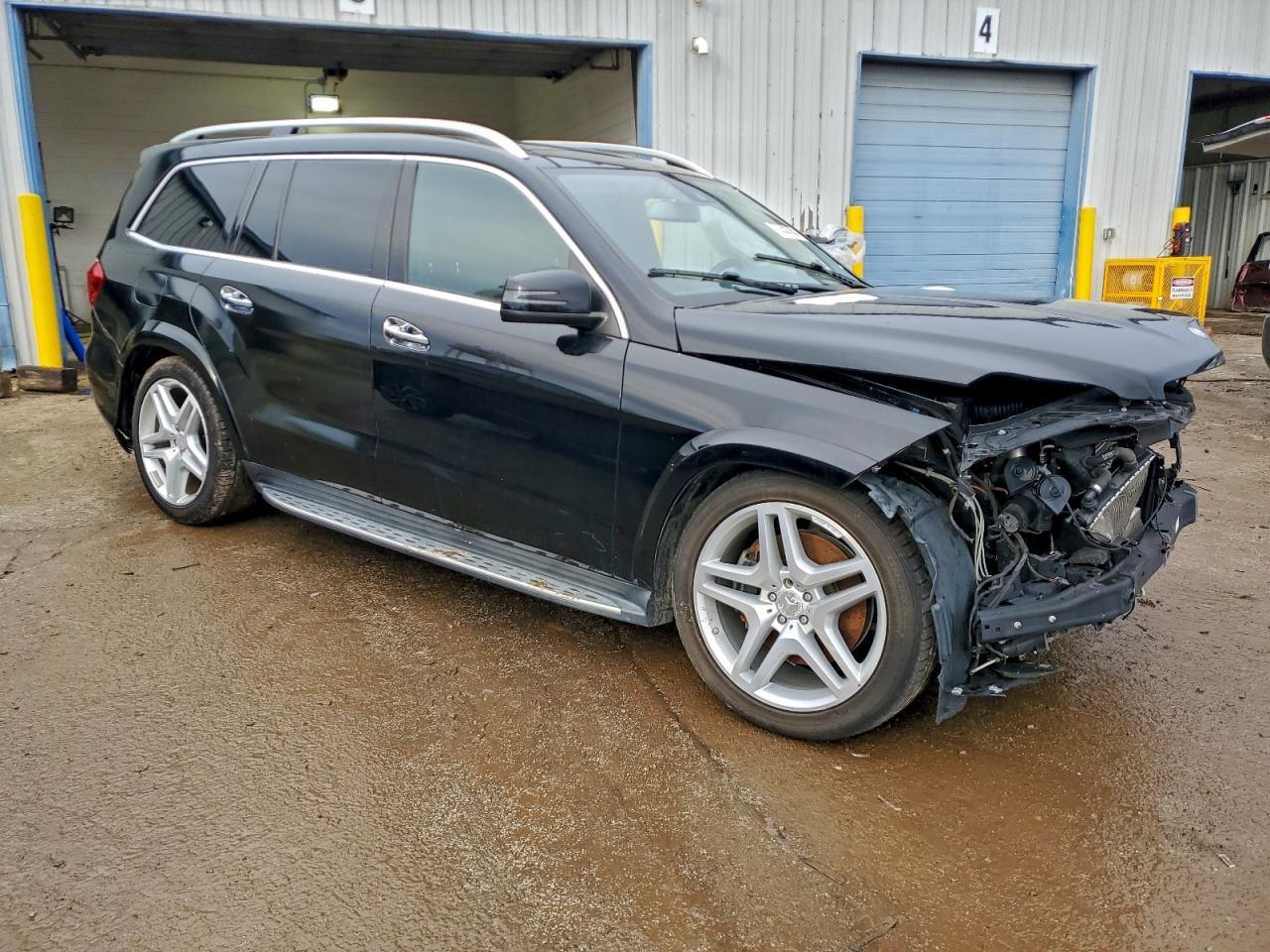 2015 Mercedes-Benz Gl 550 4Matic - Image 4