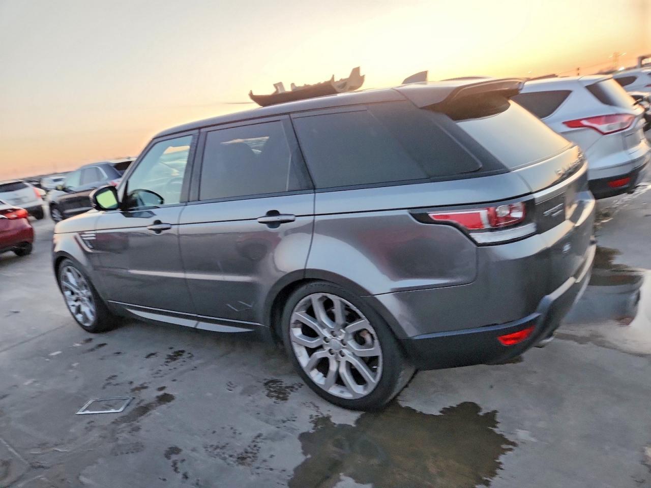 2017 Land Rover Range Rover Sport Hse - Image 2