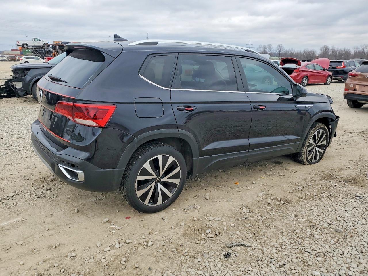 2022 Volkswagen Taos Se - Image 3