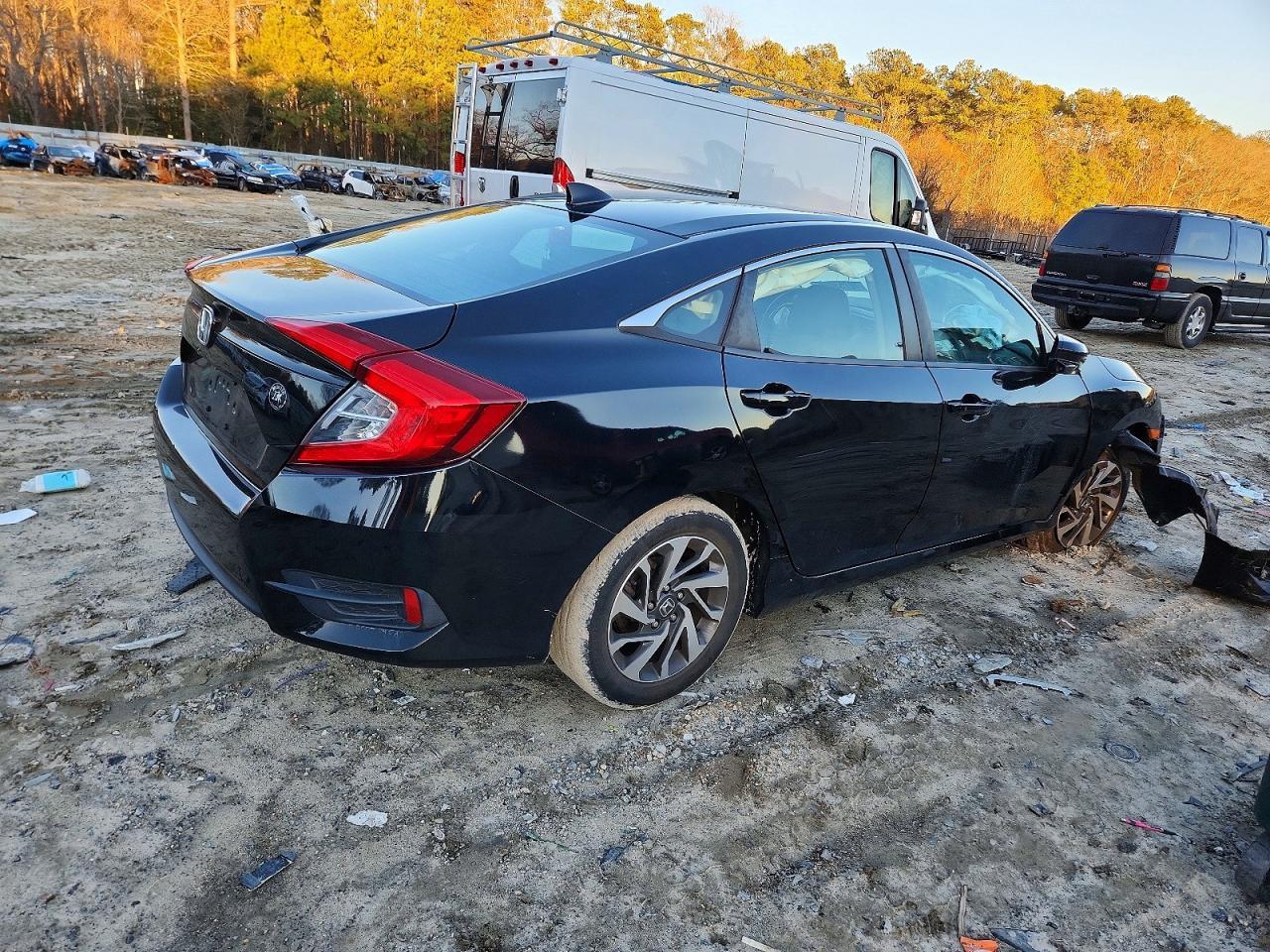 2017 Honda Civic Ex - Image 3