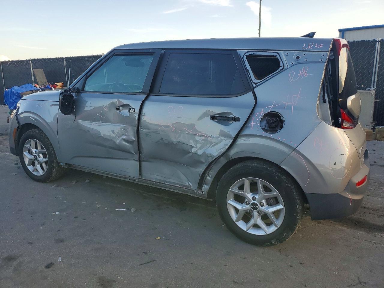 2022 Kia Soul Lx - Image 2