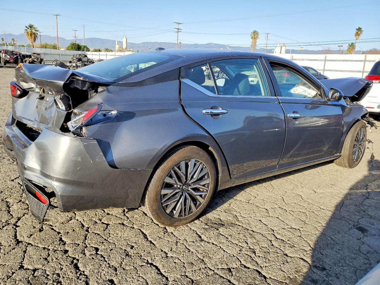 2025 Niss Altima Sv - Фото 3