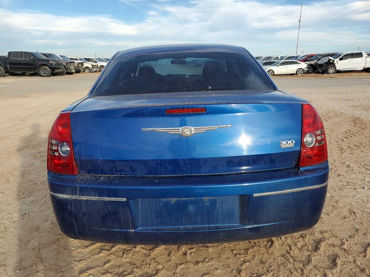 2010 Chrysler 300 Touring - Image 6