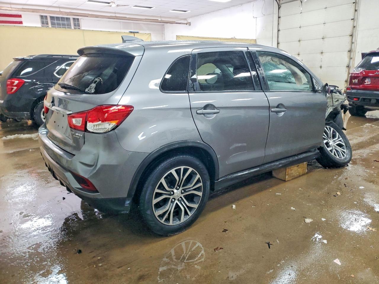 2019 Mitsubishi Outlander Sport Es - Image 3