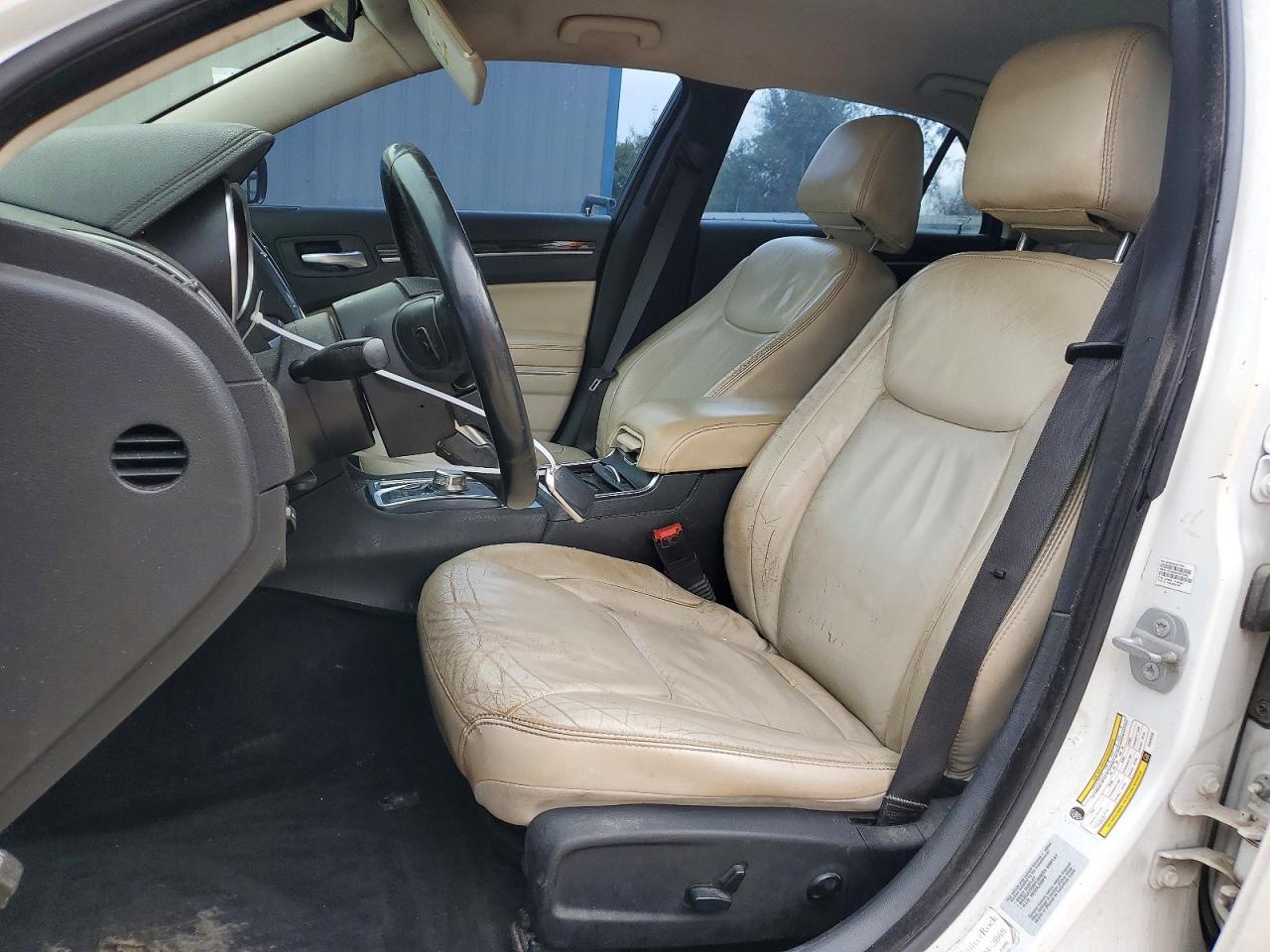 2015 Chrysler 300 Limited - Image 7