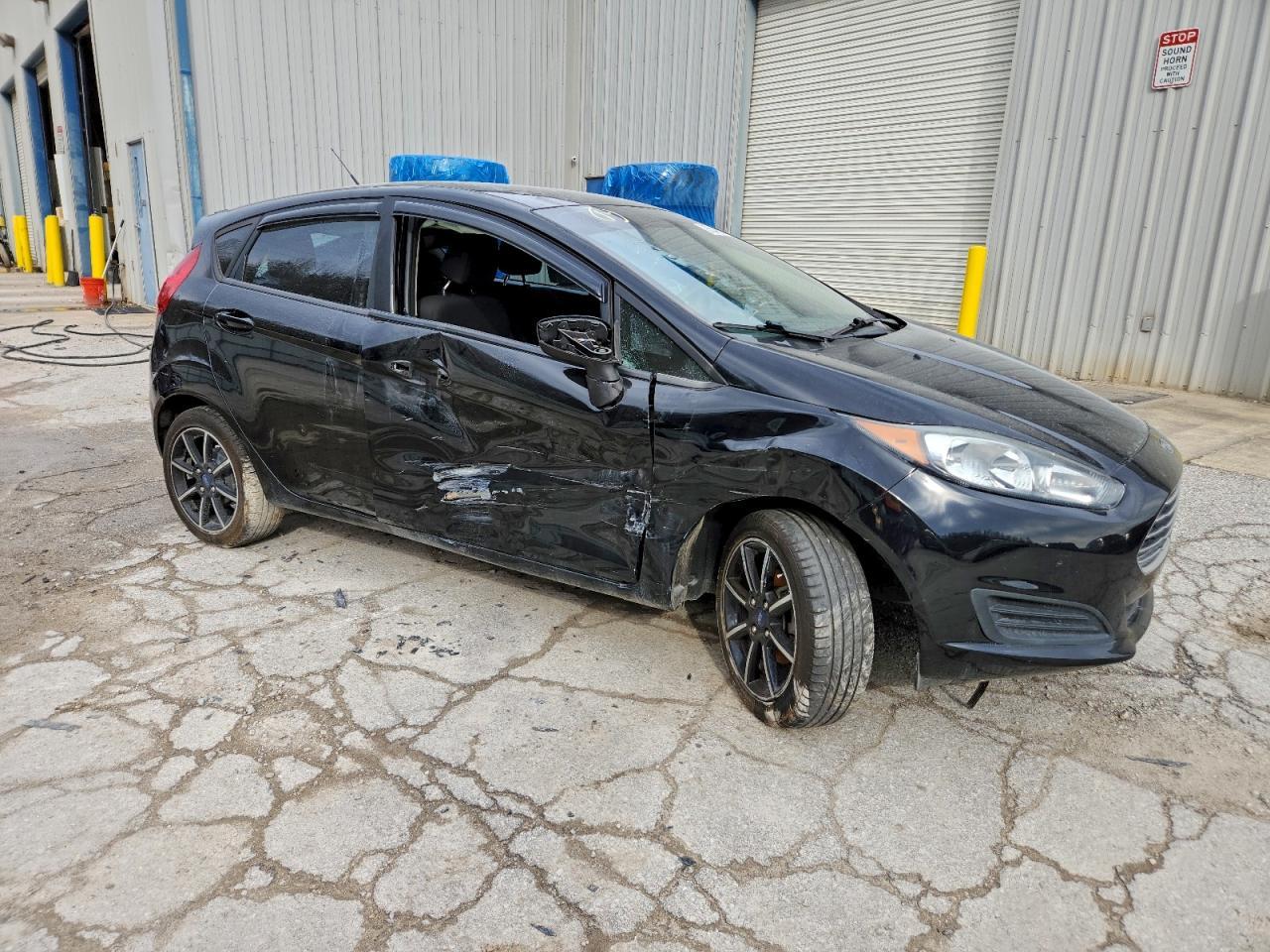 2018 Ford Fiesta Se - Фото 4
