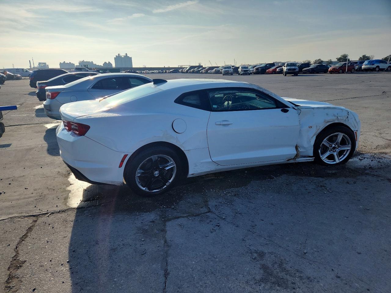 2022 Chevrolet Camaro Ls - Фото 3