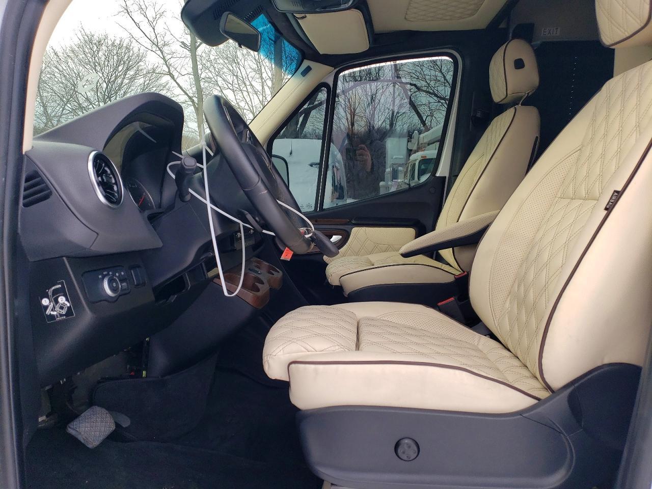 2022 Mercedes-Benz Sprinter 2500 - Фото 7
