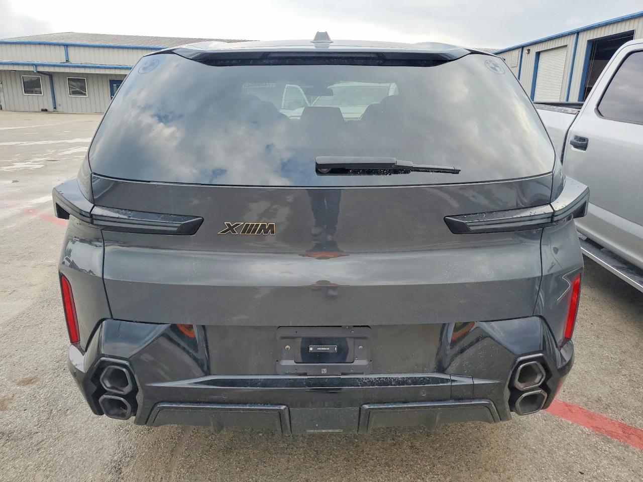 2025 BMW Xm - Image 6