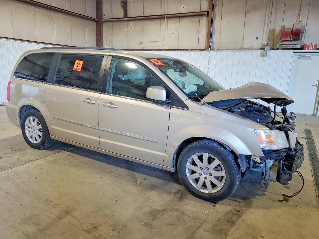 2015 Chrysler Town & Country Touring - Image 4