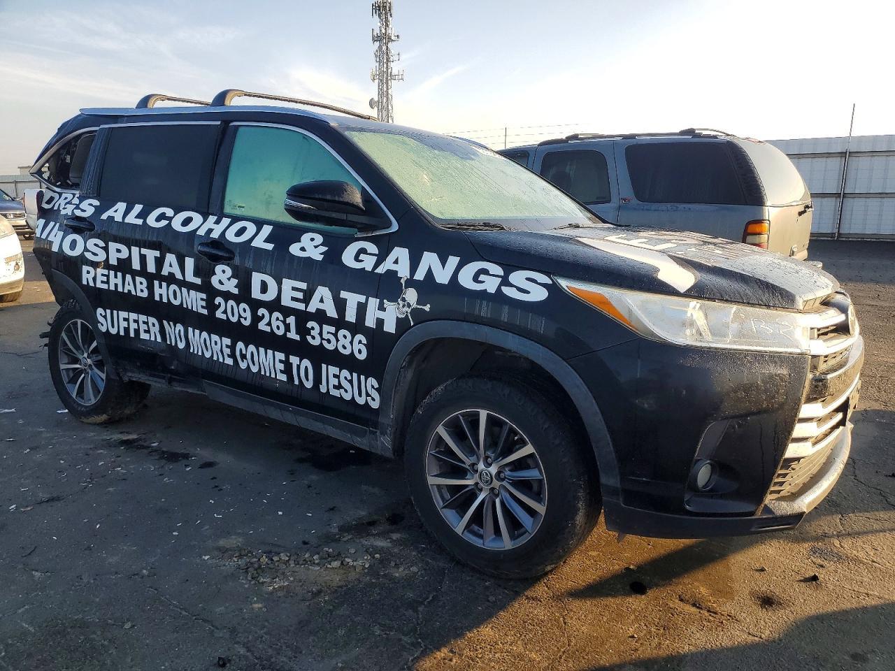 2019 Toyota Highlander Se - Фото 4