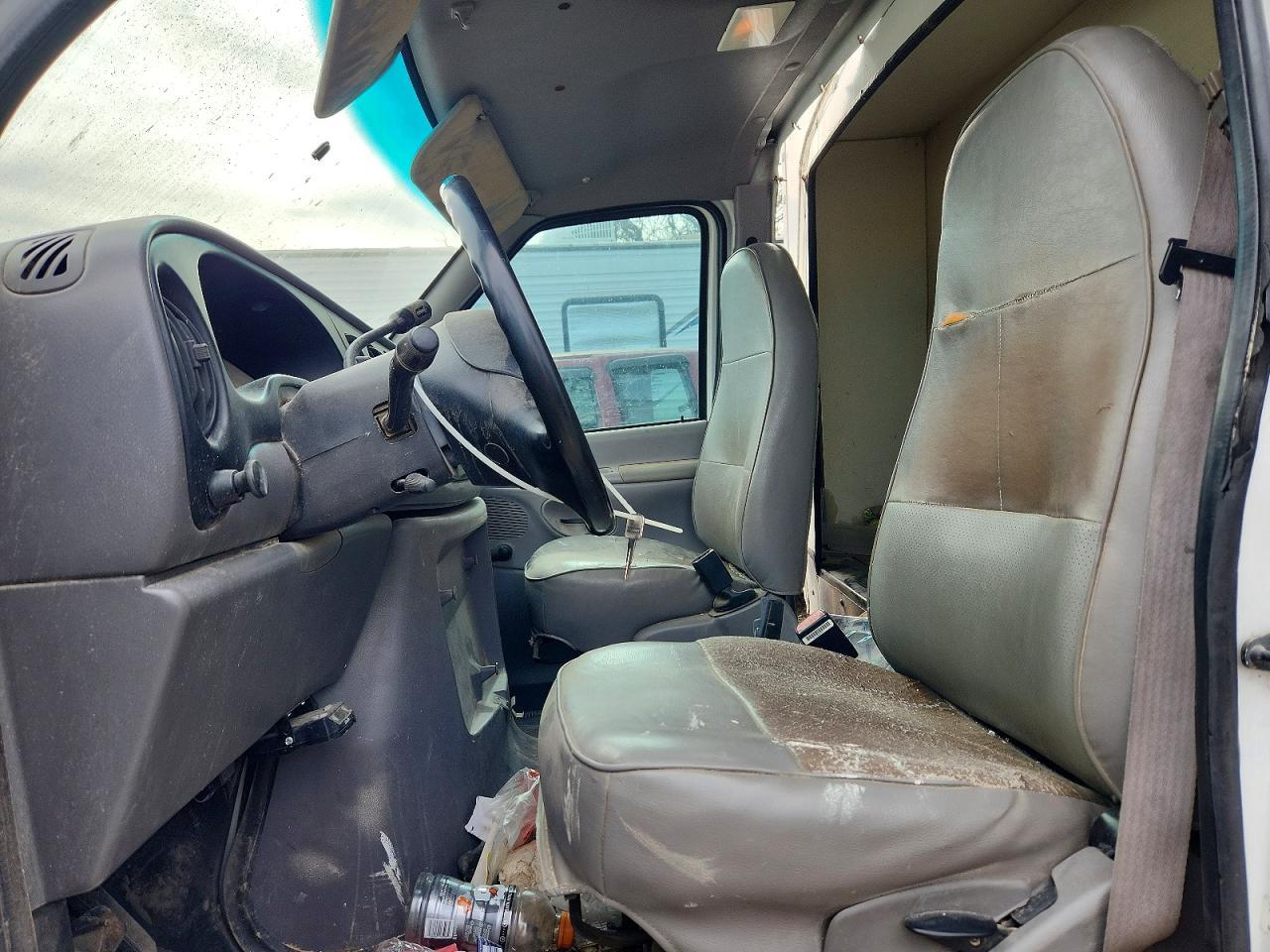 1998 Ford E450 Box Truck - Фото 7