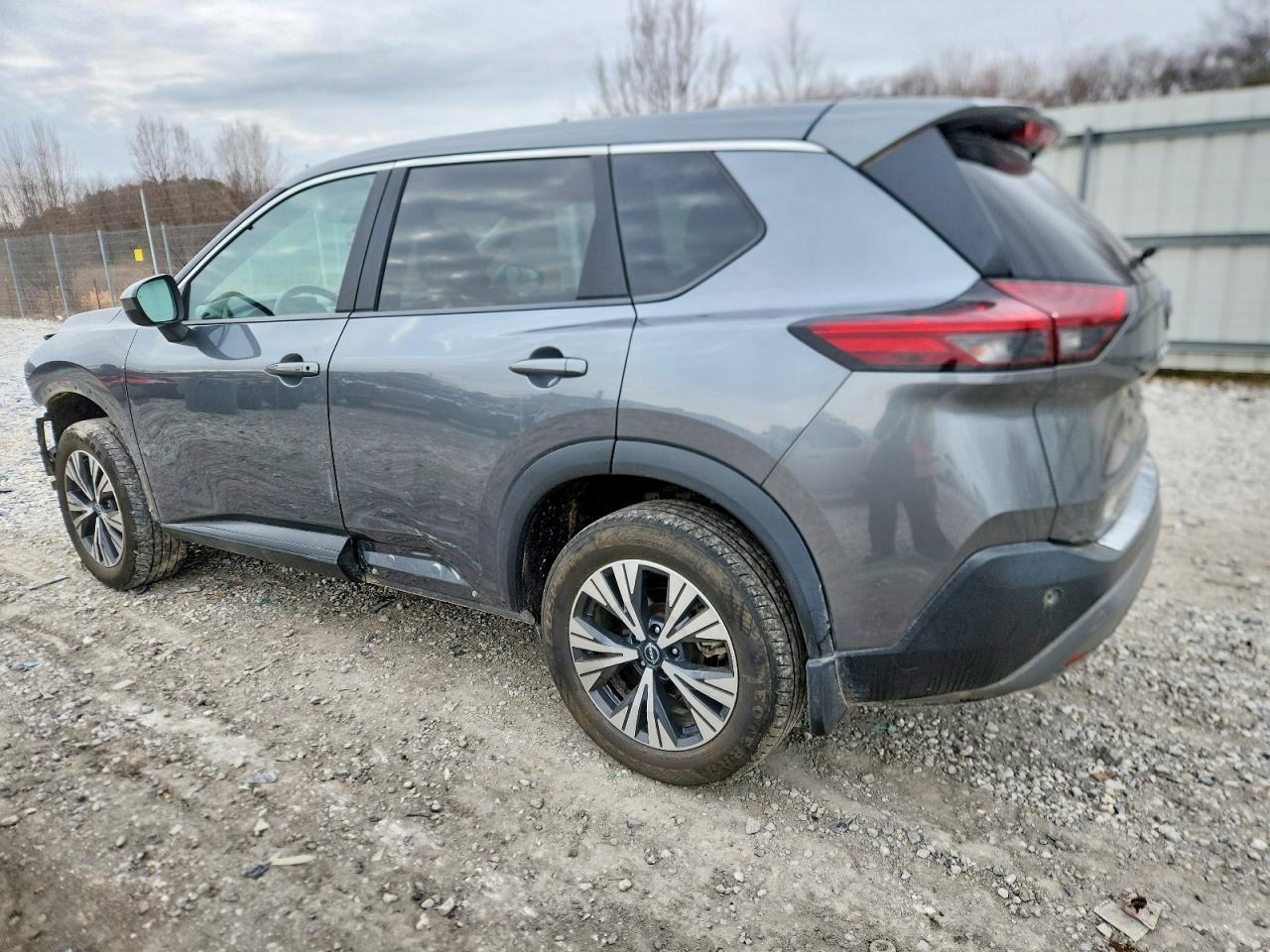 2023 Nissan Rogue Sv - Image 2