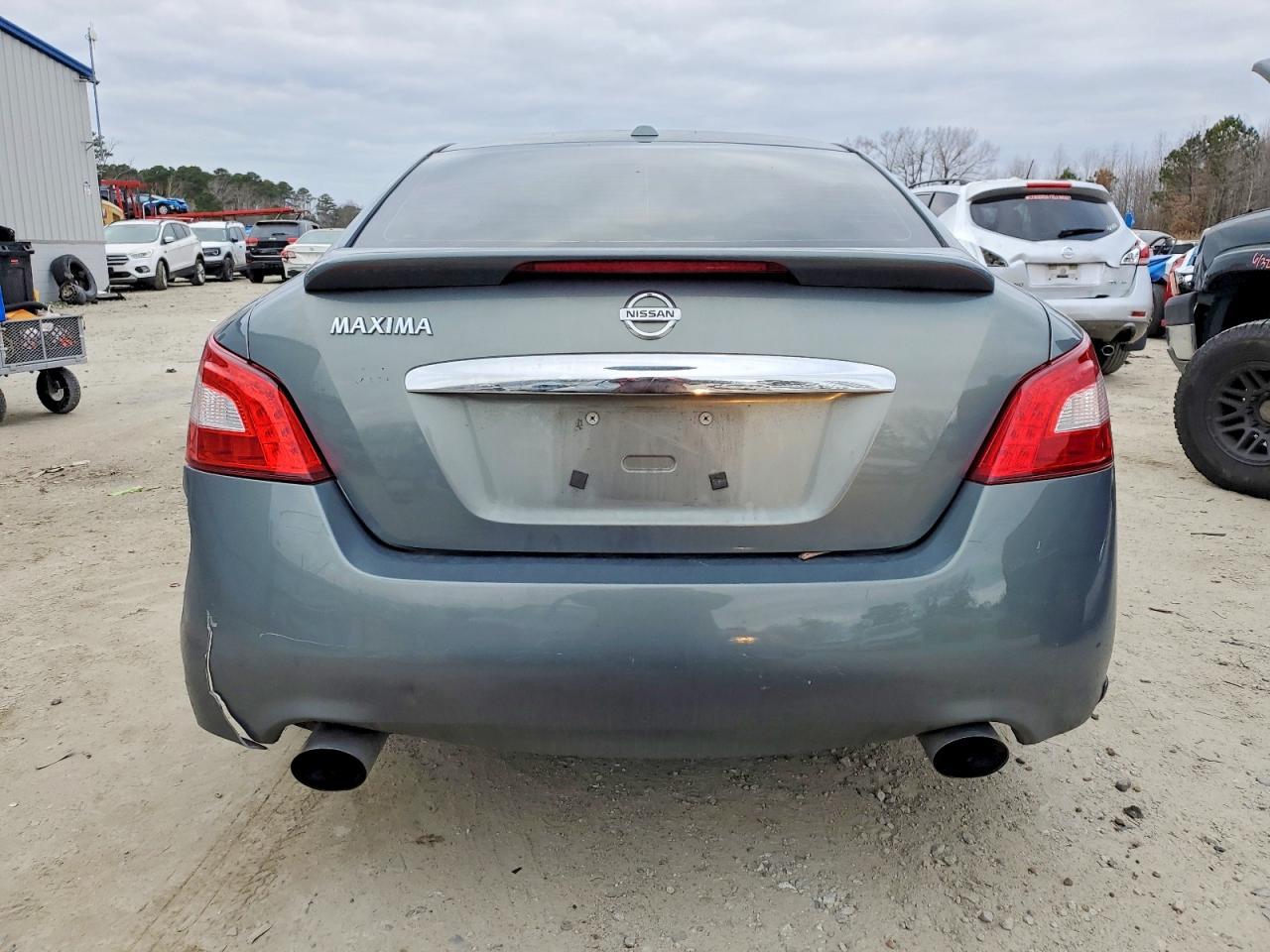 2010 Nissan Maxima S - Image 6