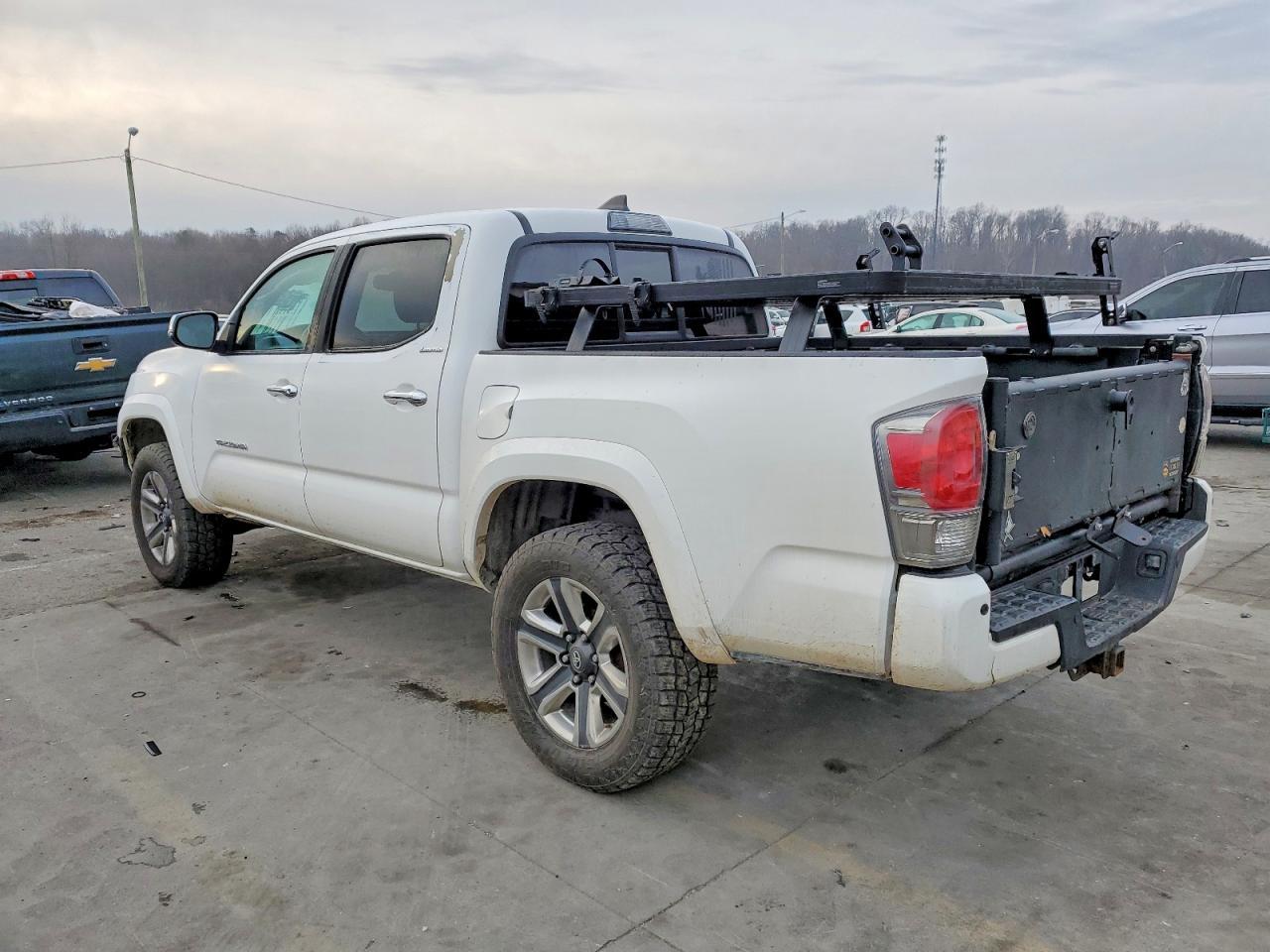 2016 Toyota Tacoma Double Cab - Фото 2