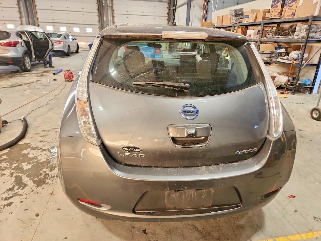 2016 Nissan Leaf S - Фото 6