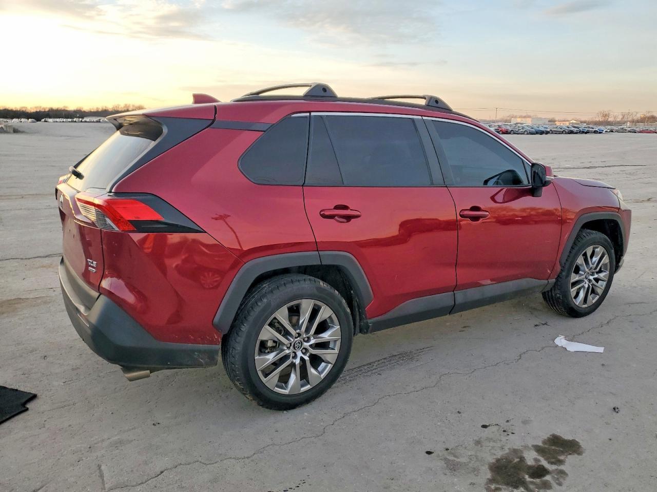 2020 Toyota Rav4 Xle Premium - Фото 3